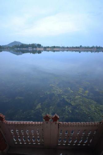 Houseboat Lily Of Nageen