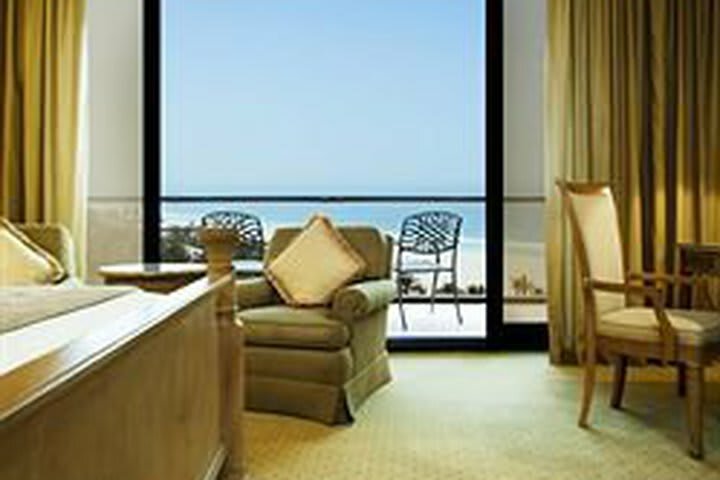 Hotel Le Royal Meridien Beach Resort And Spa