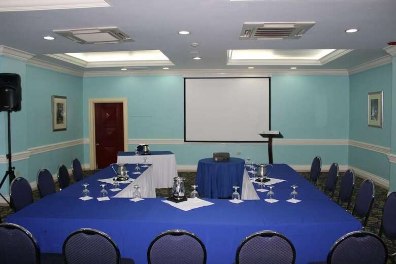 Hotel Knutsford Court