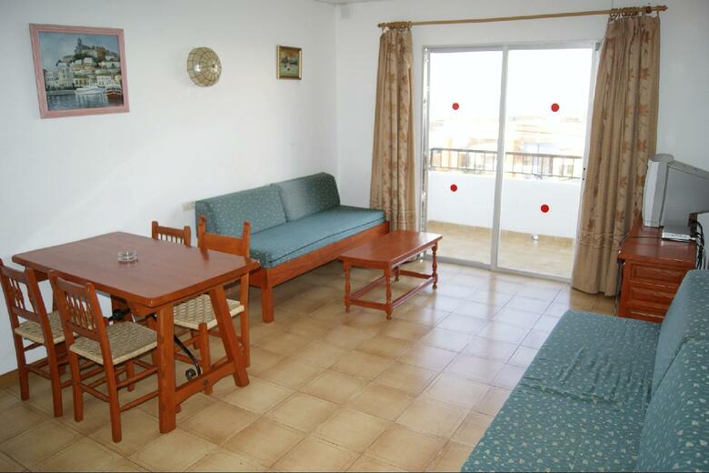 Apartamentos San Antonio Beach