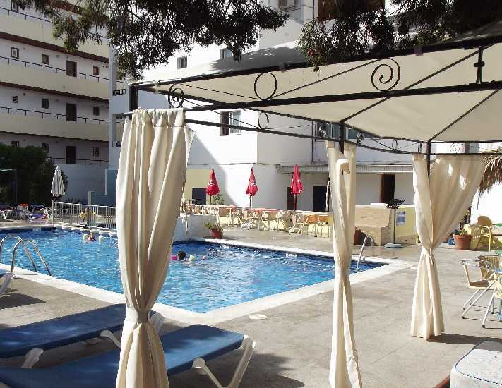 Apartamentos San Antonio Beach