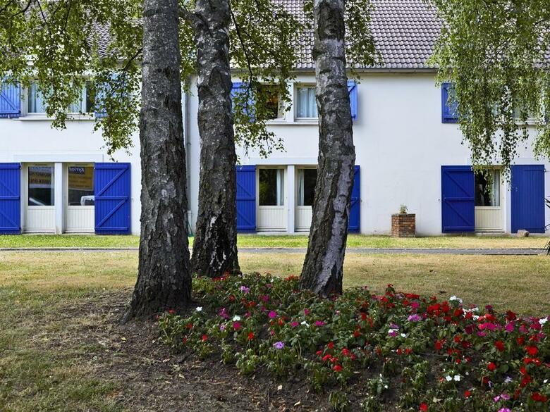 Kyriad Villeneuve La Garenne Hotel