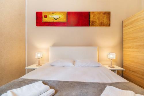 Select City Center Apartments