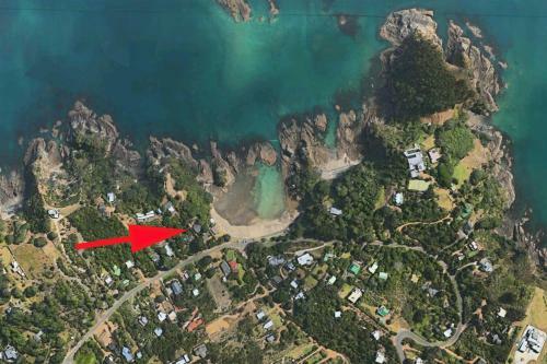 Beachfront Enclosure Bay - Waiheke Unlimited
