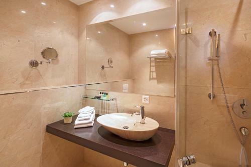 Business Hotel First