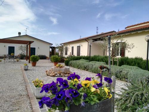Hostal Terra Dei Santi Country House