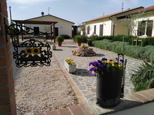 Hostal Terra Dei Santi Country House