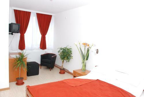 M Garni Hotel