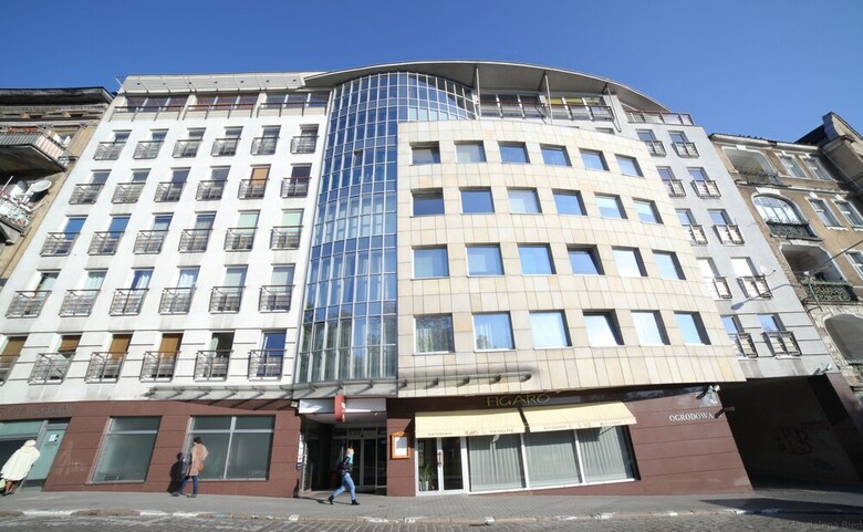Platinum Palace Apartments