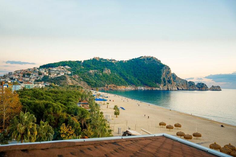 Azak Beach Hotel - Don't Use