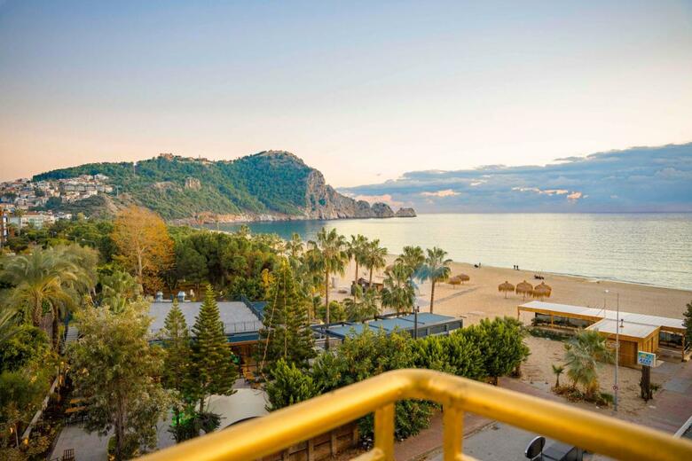 Azak Beach Hotel - Don't Use
