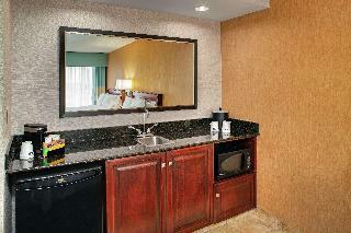 Hotel Hampton Inn & Suites By Hilton Toronto Airport