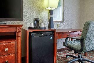 Hotel Hampton Inn & Suites By Hilton Toronto Airport