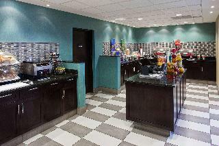 Hotel Hampton Inn & Suites By Hilton Toronto Airport