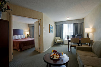 Hotel Quality Suites Toronto Airport