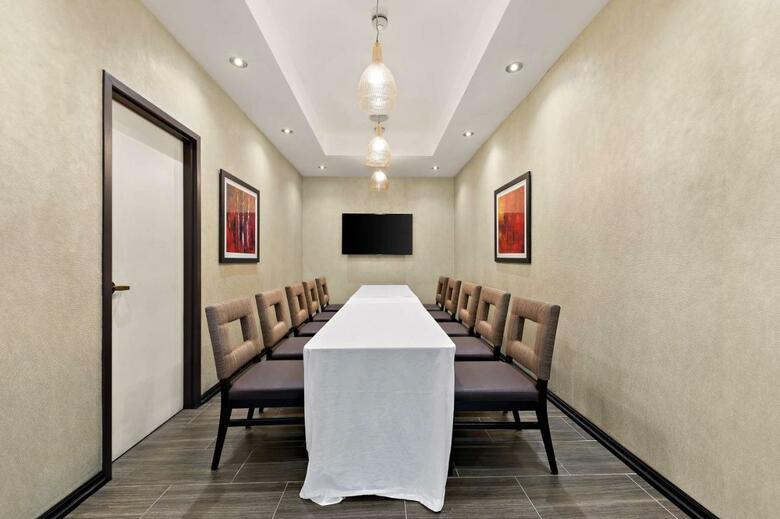Best Western Plus Toronto North York Hotel & Suites