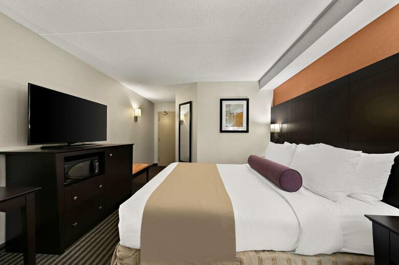 Best Western Plus Toronto North York Hotel & Suites
