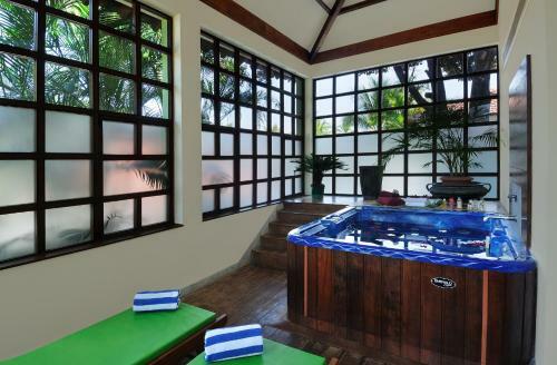 Hotel Mercure Goa Devaaya Resort