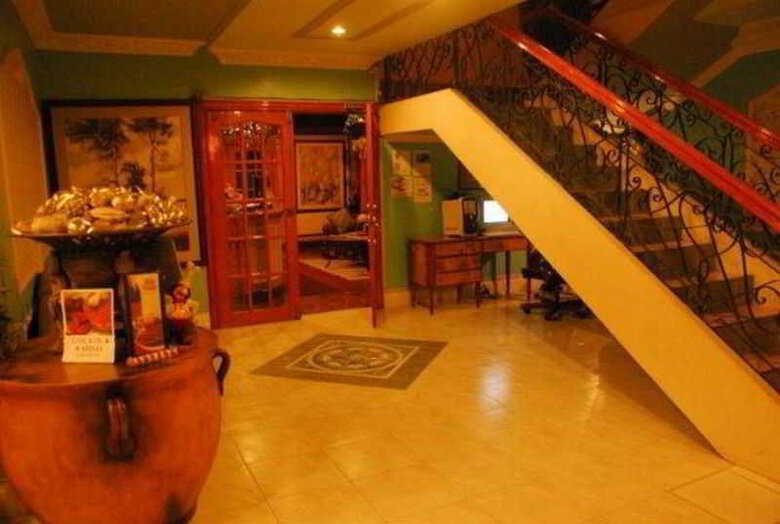 Posada Europa Mansionette Inn
