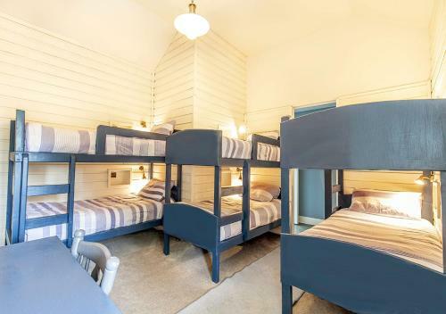 The Valley House Hostel & Bar