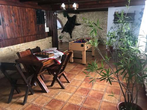 Hostal Pensiunea Cerbul Carpatin