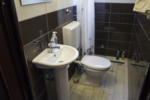 Hostal Private Accommodation Kubura