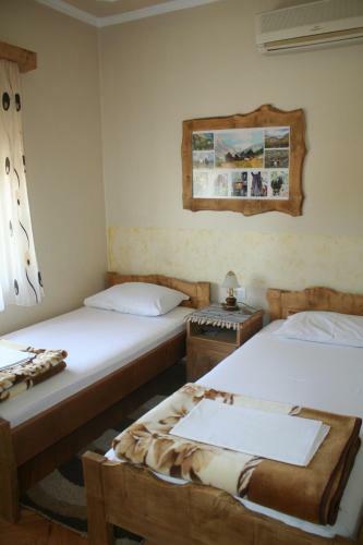 Hostal Private Accommodation Kubura