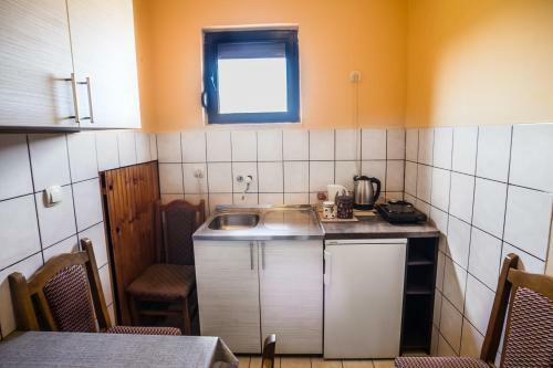 Hostal Private Accommodation Kubura