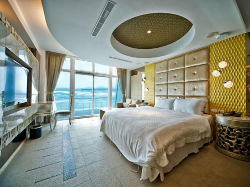 Hotel White House Beach Resort