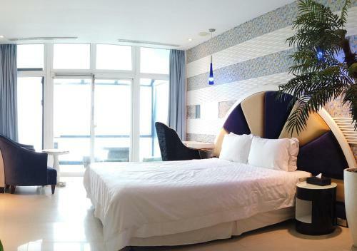 Hotel White House Beach Resort