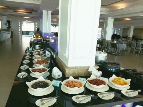 Hotel White House Beach Resort