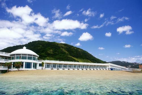 Hotel White House Beach Resort