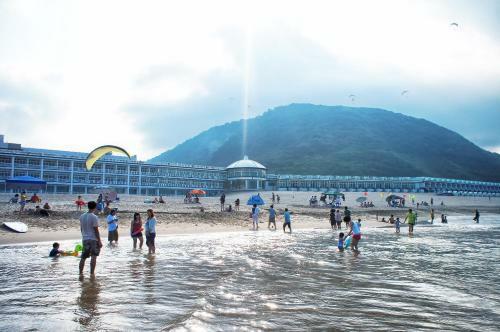 Hotel White House Beach Resort