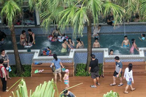 Hotel White House Beach Resort