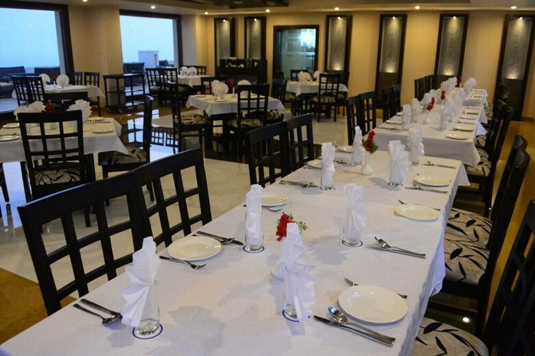 Hotel East West