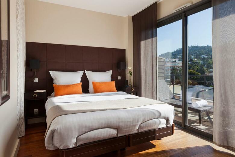 Hotel Neh� Suites Cannes Croisette