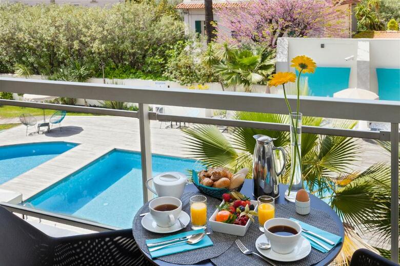 Hotel Neh� Suites Cannes Croisette