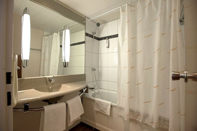 Hotel Ibis 3 Lacs Neuch�tel