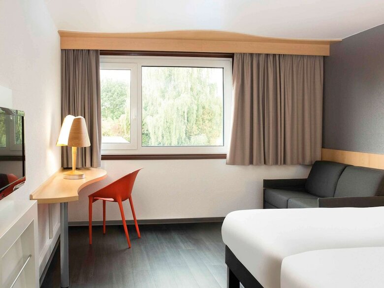 Hotel Ibis 3 Lacs Neuch�tel