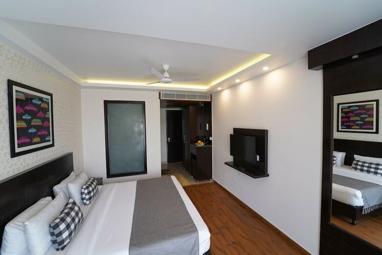 Rockland Hotel, C.r Park