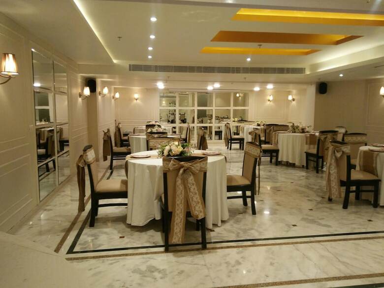 Rockland Hotel, C.r Park