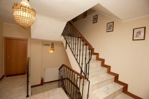 Hostal Pension Dinu Residence
