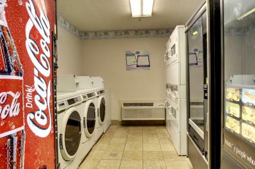 Hotel Crestwood Suites Nashville-madison