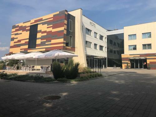 Grape Town Hotel, Spa, Sport, Bowling, Squash, Restaurant