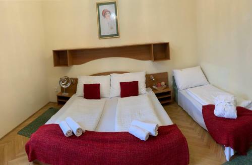 Anna-m�ria Villa Hotel