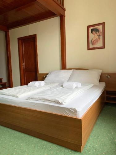 Anna-m�ria Villa Hotel