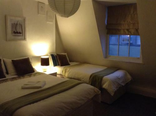 Hostal Citadel House Hotel