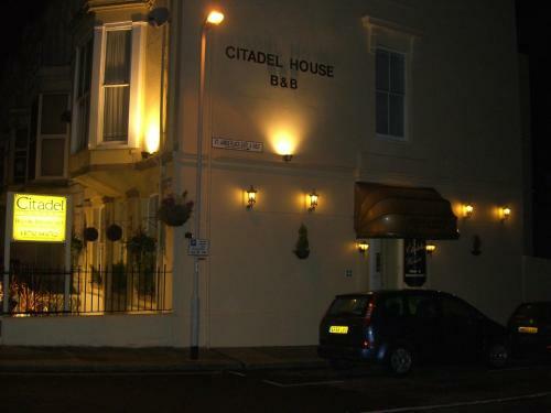 Hostal Citadel House Hotel