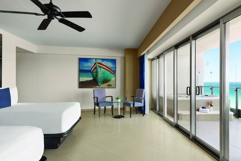 Hotel Seadust Cancun Family Resort