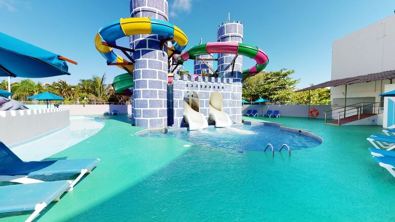 Hotel Seadust Cancun Family Resort